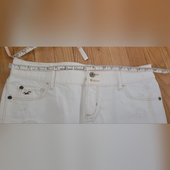 Hollister California,2 button Denim skirt, Size 3 - Picture 5 of 5